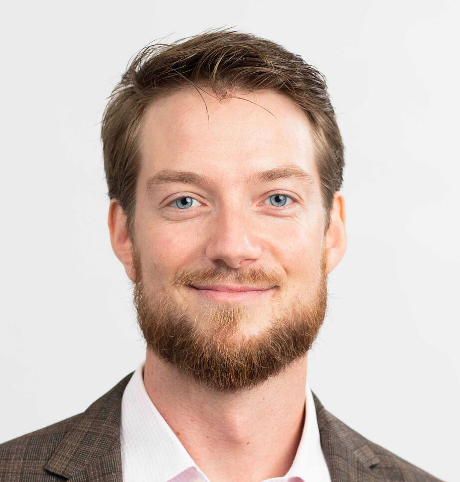 Dr Jesse van de Sande